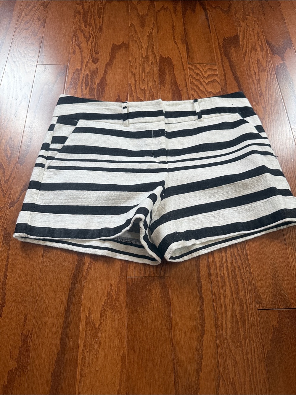 New York & Co Striped Tailored Shorts Cotton Blend Flat Front - Picture 3 of 12